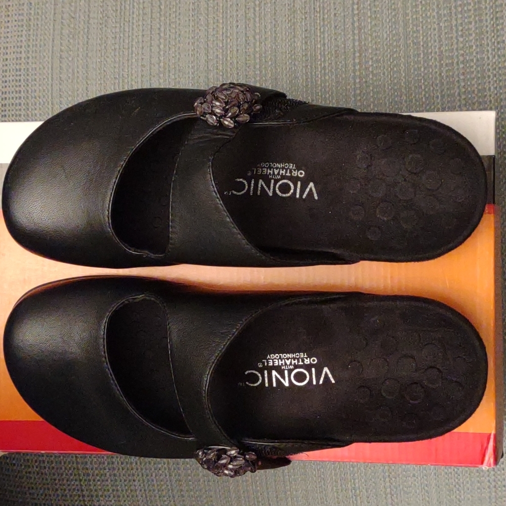 VIONIC with ORTHAHEEL technology, black, shoes